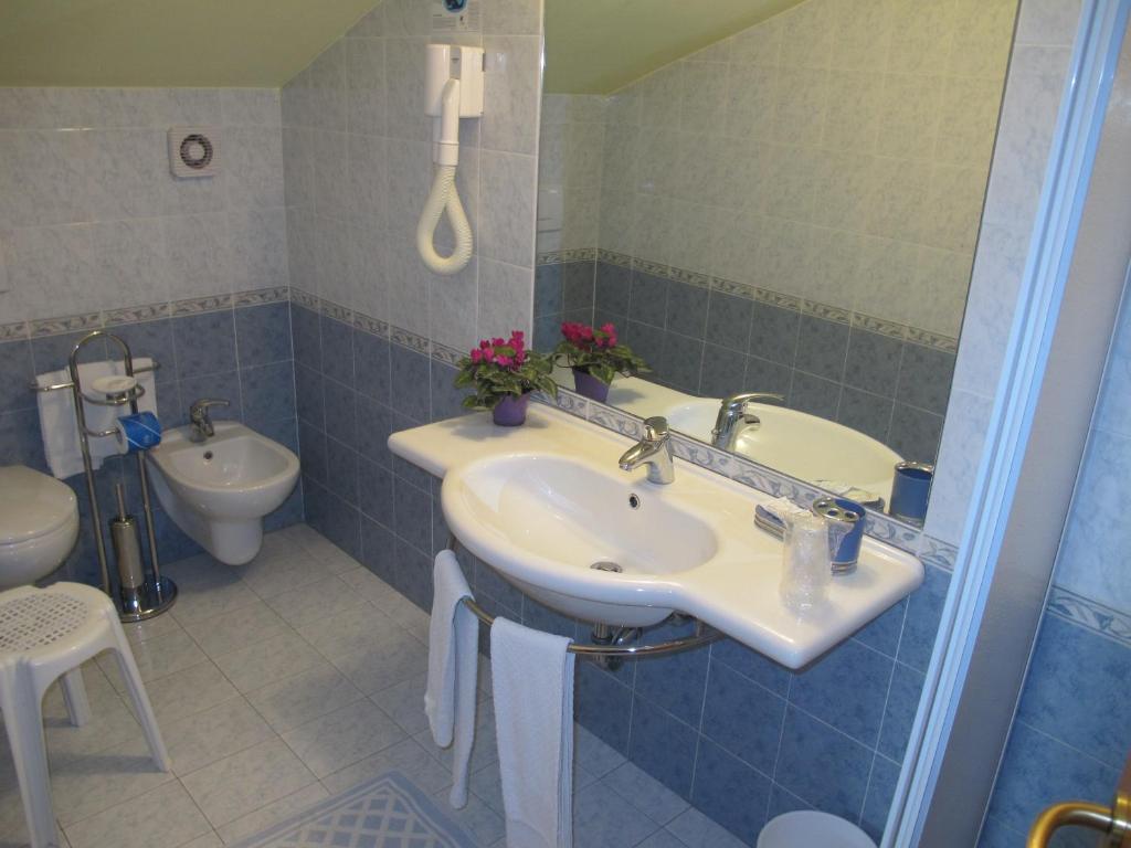 Hotel Basilea Bellaria-Igea Marina Bilik gambar